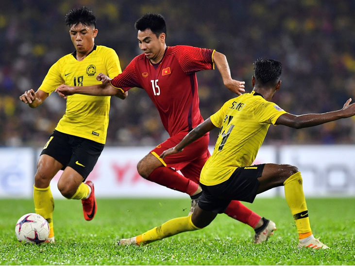 ‘Trọng tài không dám rút nhiều thẻ vì Malaysia đá ở Bukit Jalil’-4