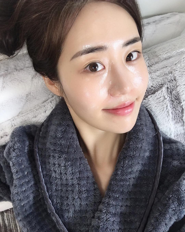 Rửa mặt ngày đông tưởng đơn giản mà phức tạp ra phết, bởi bạn sẽ cần tuân theo loạt nguyên tắc sau-1