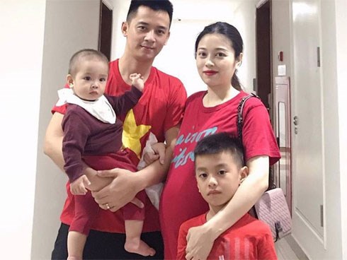 Bụng bầu vượt mặt, Hằng Túi vẫn quyết tâm... chưa đẻ để quyết hẹn gặp Malaysia ở Mỹ Đình