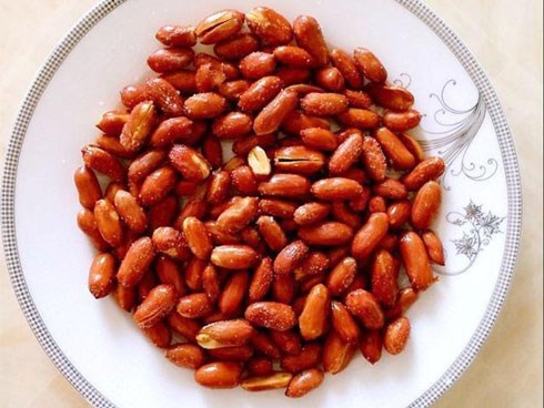 Hóa ra từ trước đến nay, chúng ta vẫn làm lạc rang muối sai cách, đây mới là cách chuẩn