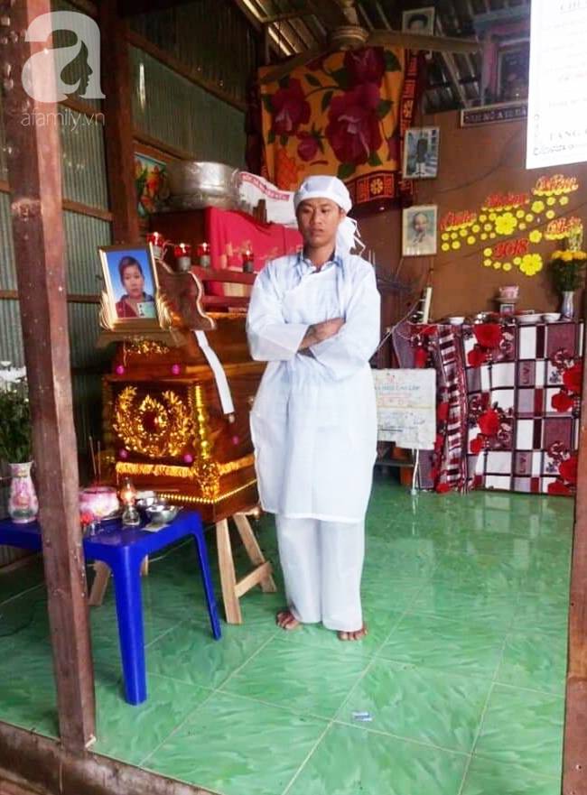 Thương cảnh mẹ mất trên bàn đẻ, 9 tháng sau cha lâm bạo bệnh, con trai nhỏ còn chưa biết gọi tên cha-8