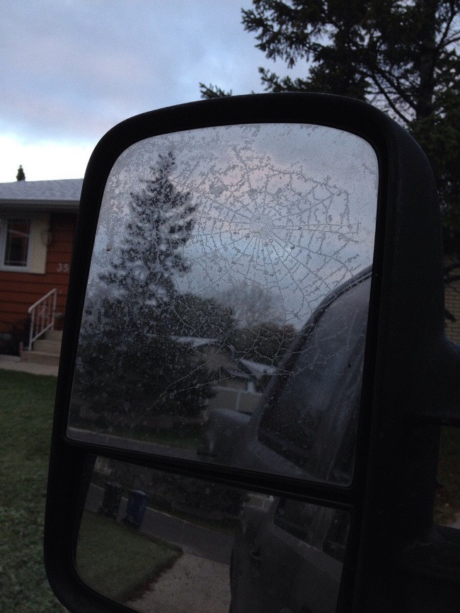 Chùm ảnh rét muôn nơi: Chỉ nhìn thôi đã khiến bạn run cầm cập vì cái giá lạnh tưởng như cả thế giới đóng băng-12