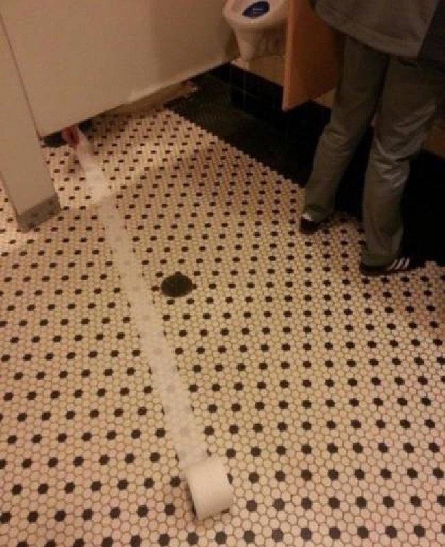 Bật cười với những tình huống đen đủi không biết để đâu cho hết-13