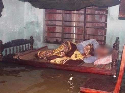 Ngập mấp mé giường ngủ, cụ bà 80 tuổi rơi xuống nước tử vong