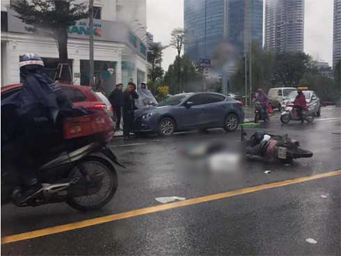 Người Hà Nội vật vã đội mưa và giá rét về quê nghỉ Tết dương lịch-20