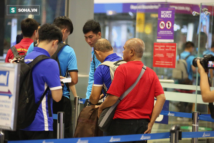 Trở về Hà Nội đón rét, Văn Toàn sẵn sàng cho trận chung kết lượt về-1