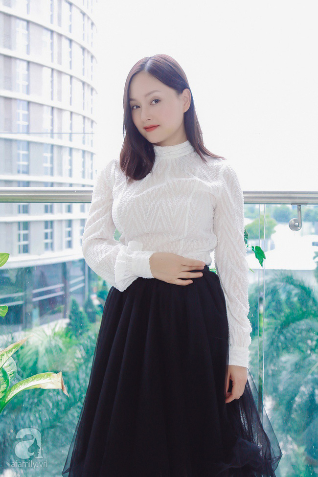 Lan Phương bức xúc đáp trả chỉ trích chưa cưới đã sinh con cho chồng Tây: Có người đòi cạo đầu bôi vôi tôi-2