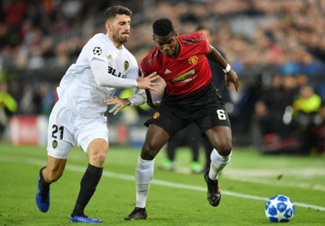 MU lỡ cơ hội soán ngôi Juventus sau trận thua Valencia-1