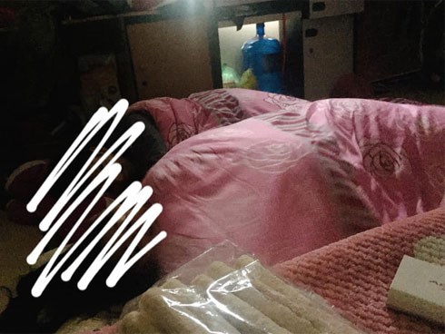 Bạn cùng phòng dẫn trai về qua đêm, cô gái có pha ứng xử cao tay khiến bạn câm nín, dân mạng khen hay