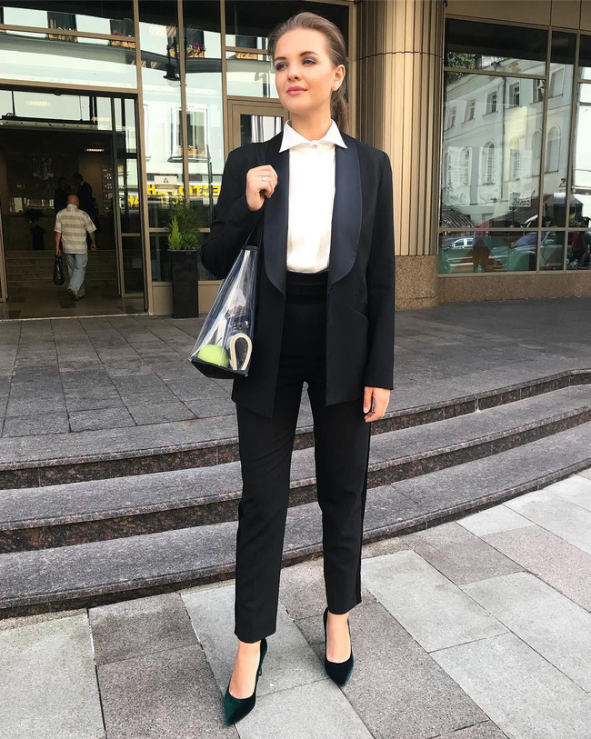 Bật mí 10 kiểu trang phục không bao giờ lỗi mốt, chị em nên có trong tủ đồ-8