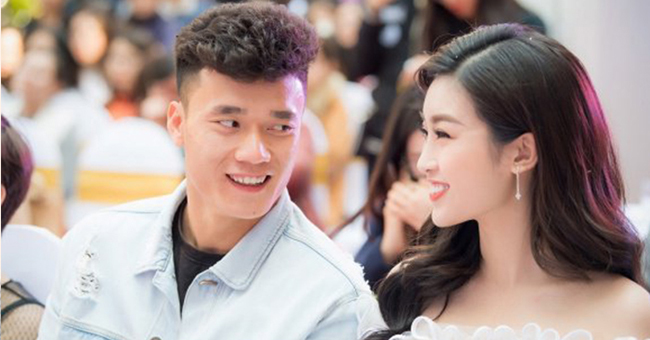 Công Phượng và ĐT Việt Nam phản ứng thế nào khi chụp cùng người đẹp showbiz?-17