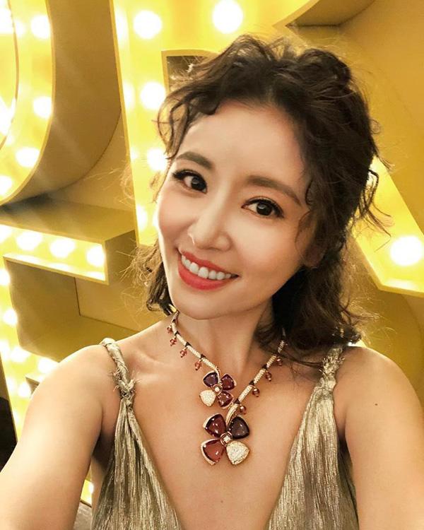 Không phải da nhăn nheo, Lâm Tâm Như tiếp tục bị chê già đau già đớn bởi điều này!-4