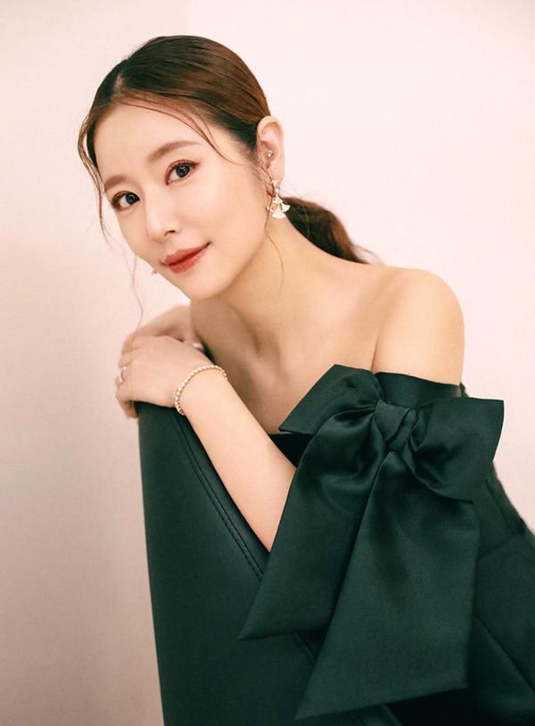 Không phải da nhăn nheo, Lâm Tâm Như tiếp tục bị chê già đau già đớn bởi điều này!-8