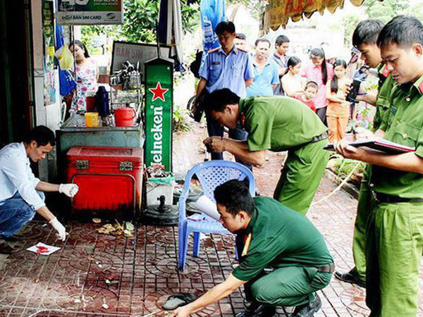 Nam thanh niên xách 2 dao sang chém chết hàng xóm rồi về nhà ngủ-1