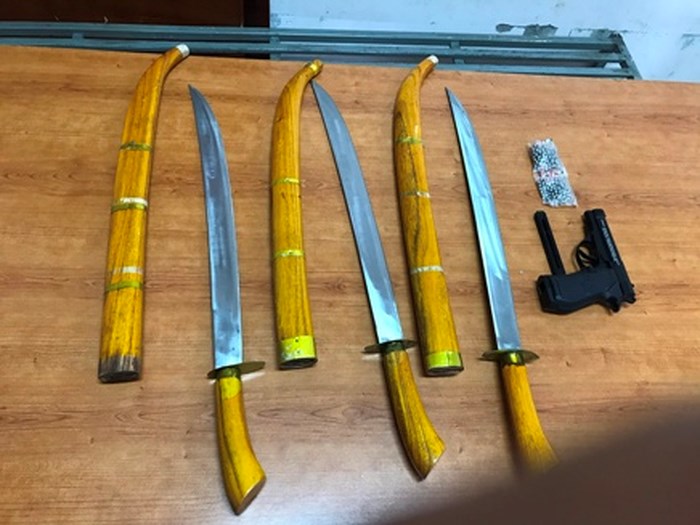 Bóc gỡ đường dây môi giới mua bán thận, thu cả ‘mớ’ súng, đạn và hung khí-2