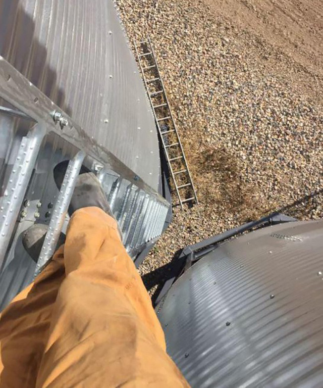 Vận số siêu nhọ của 14 kẻ đen đủi đụng đâu hỏng đấy-12