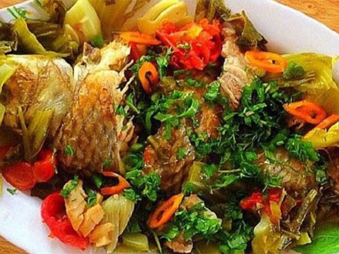 Chuyên gia cảnh báo: Sai lầm khi ăn cá chép có thể gây ngộ độc, hại gan