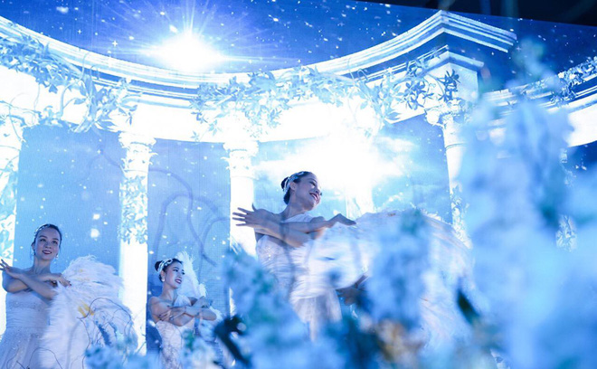 Siêu đám cưới 4,6 tỷ ở Hải Phòng: Chú rể rước bạch mã hiếm đi đón dâu, bước vào hội trường như lạc vào lâu đài cổ tích-12