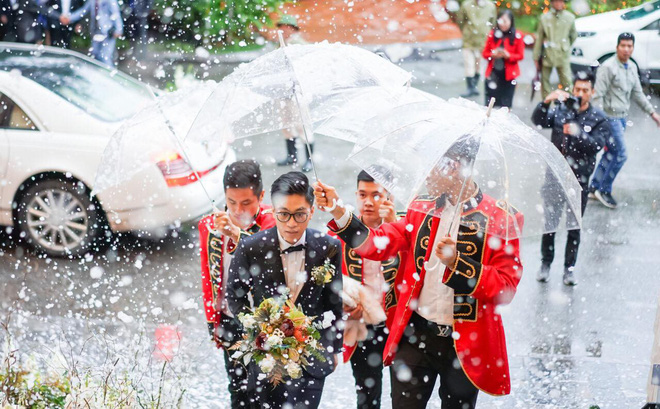 Siêu đám cưới 4,6 tỷ ở Hải Phòng: Chú rể rước bạch mã hiếm đi đón dâu, bước vào hội trường như lạc vào lâu đài cổ tích-3