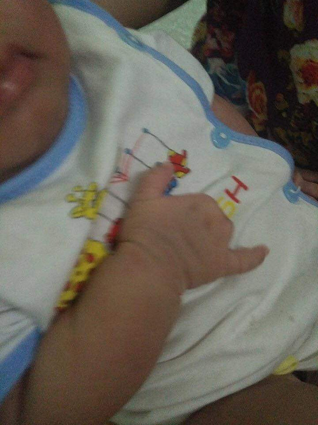 Chị em nghẹn ngào thương mẹ trẻ mới đẻ 20 ngày đã bị cả nhà chồng bỏ rơi vì sinh con dị tật-2