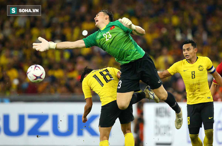 Đức Chinh, Văn Lâm, các bạn chả việc gì phải uống chén đắng nào hết cả!-3