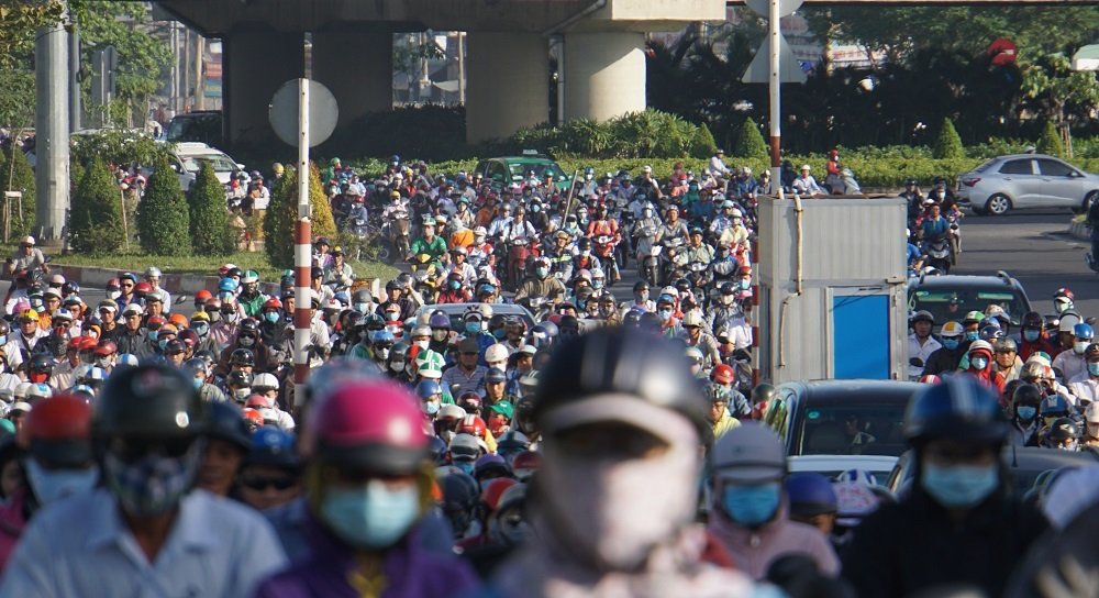 Nghìn người chôn chân do kẹt xe suốt 3 giờ ở cửa ngõ Sài Gòn-2