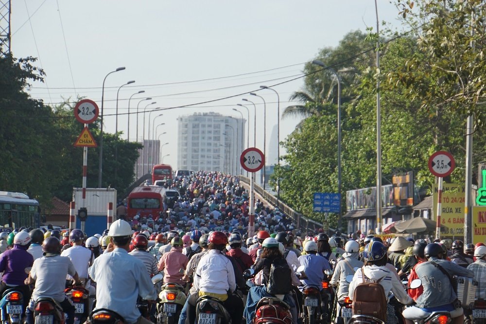 Nghìn người chôn chân do kẹt xe suốt 3 giờ ở cửa ngõ Sài Gòn-3