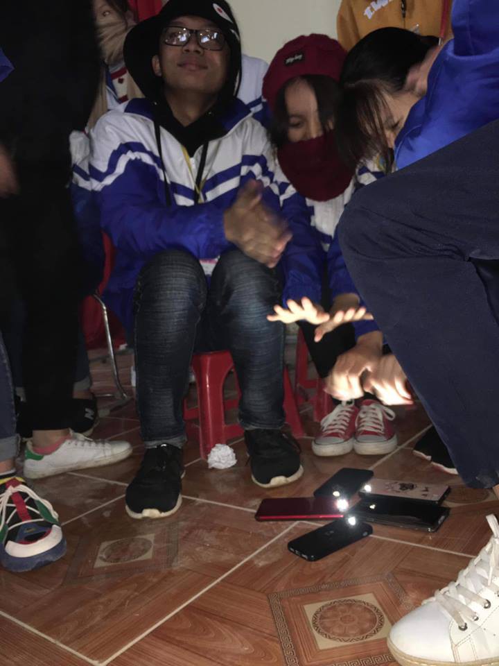 Cách tránh rét của học sinh khi phải đi học mùa đông: Vượt khó, vượt khổ nhưng không kém phần bá đạo, hài hước-3