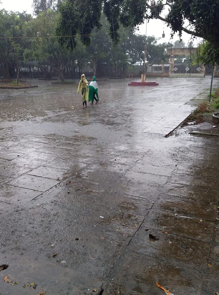 Cách tránh rét của học sinh khi phải đi học mùa đông: Vượt khó, vượt khổ nhưng không kém phần bá đạo, hài hước-7