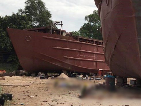 Nổ xưởng đóng tàu ở Sài Gòn, 2 người tử vong cùng nhiều người bị thương nằm la liệt
