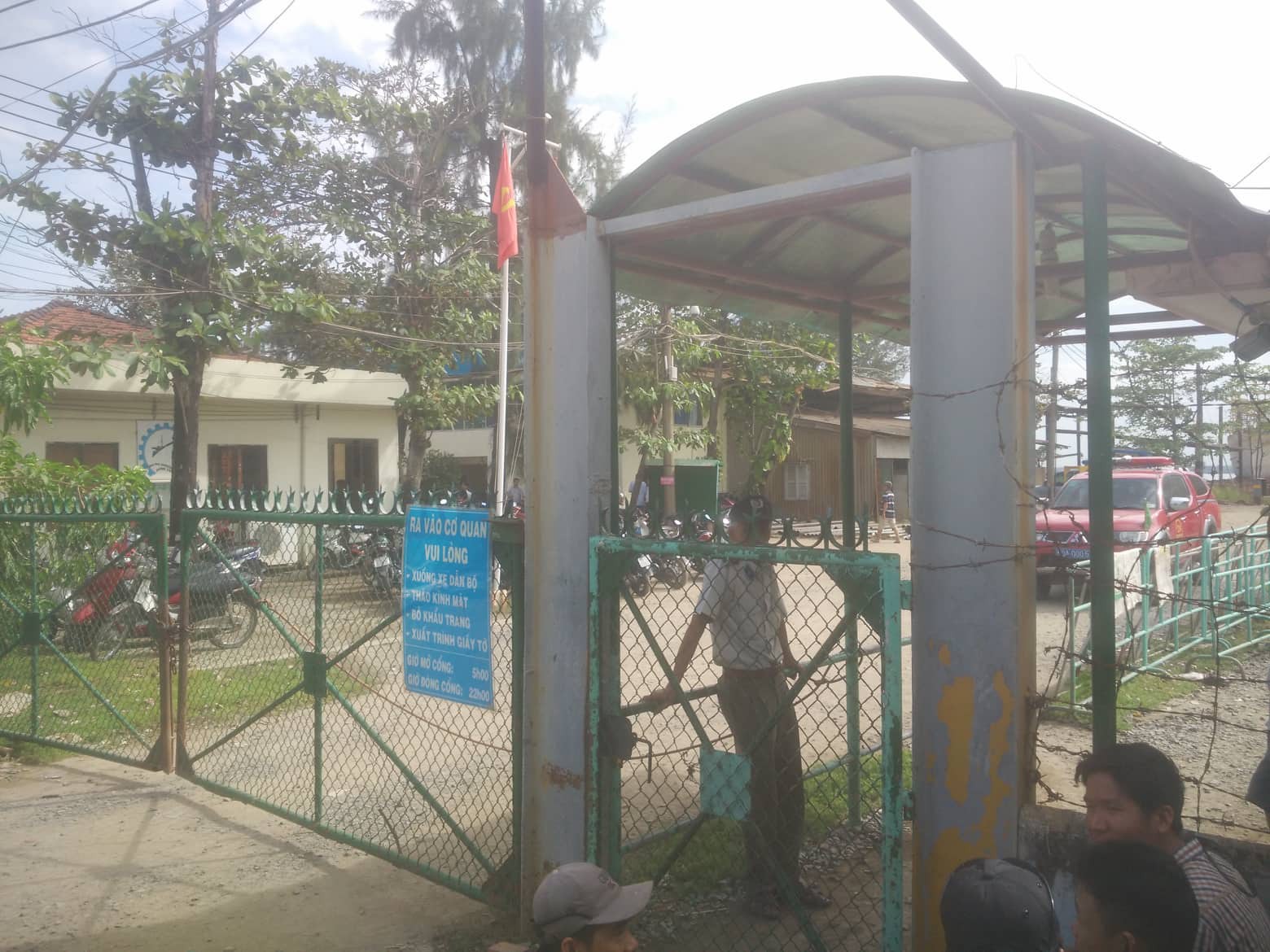 Nhân chứng hãi hùng kể lại phút xưởng đóng tàu phát nổ, 3 người thương vong-1