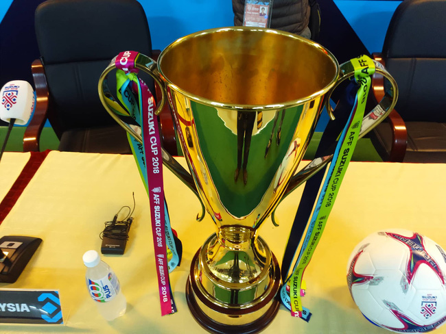 Hình ảnh chiếc cup vàng AFF 2018 bất ngờ xuất hiện trước trận chung kết-1