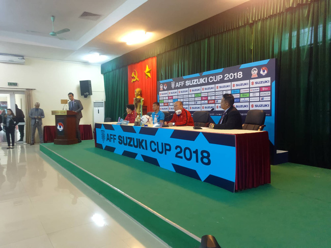 Hình ảnh chiếc cup vàng AFF 2018 bất ngờ xuất hiện trước trận chung kết-5