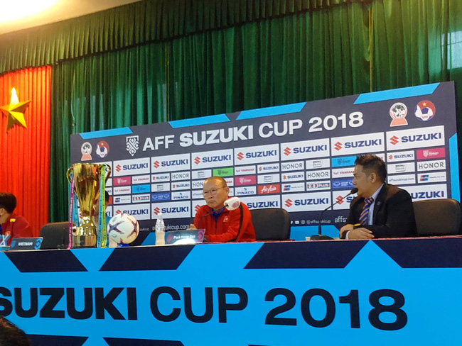 Hình ảnh chiếc cup vàng AFF 2018 bất ngờ xuất hiện trước trận chung kết-6