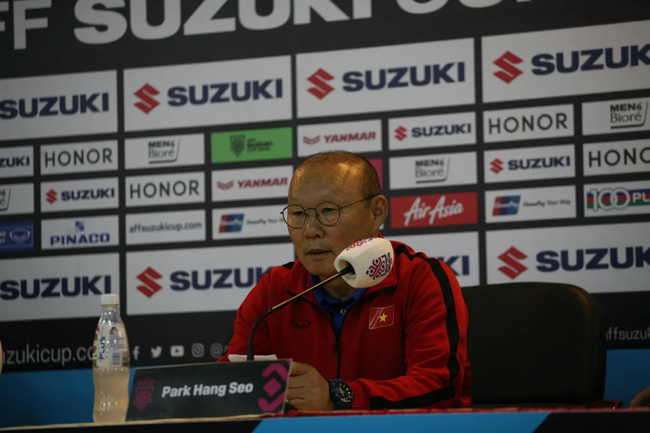 Hình ảnh chiếc cup vàng AFF 2018 bất ngờ xuất hiện trước trận chung kết-7