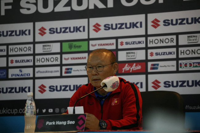 Hình ảnh chiếc cup vàng AFF 2018 bất ngờ xuất hiện trước trận chung kết-10