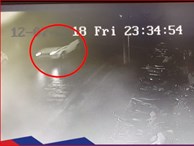 Camera an ninh 'tóm sống' chiếc xe Range Rover đâm nữ sinh rồi bỏ chạy