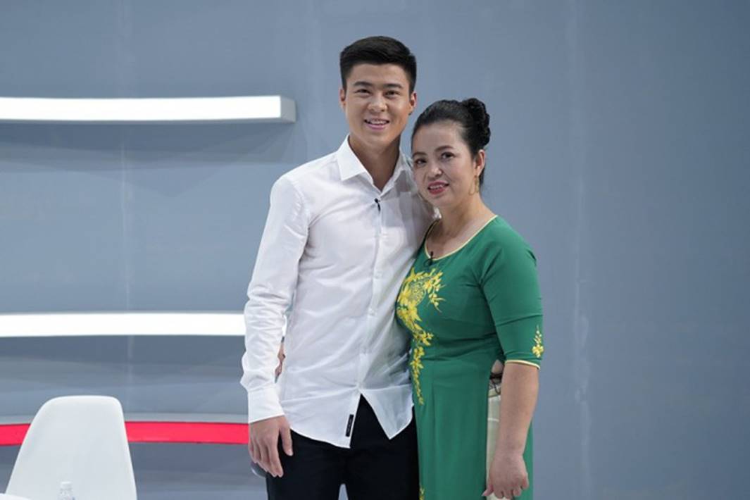 Mẹ Duy Mạnh đoán trúng 6 trận liên tiếp, đưa ra tỷ số khó tin ở chung kết-1