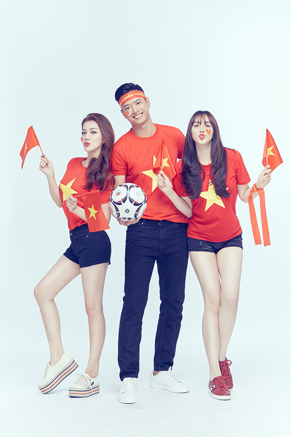 Trang Nhung khoe dáng nuột nà như thuở son rỗi cổ vũ đội tuyển Việt Nam-9