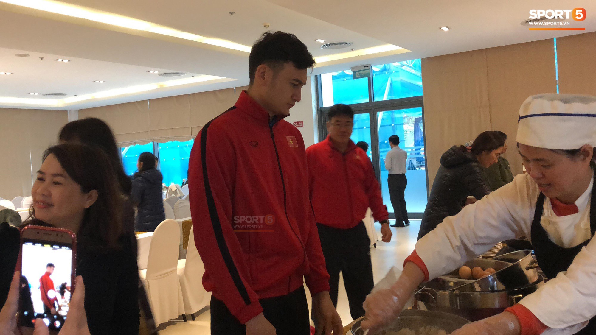 Bữa sáng giản dị của tuyển Việt Nam trước trận chung kết lịch sử-4