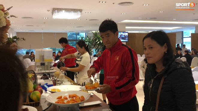Bữa sáng giản dị của tuyển Việt Nam trước trận chung kết lịch sử-2
