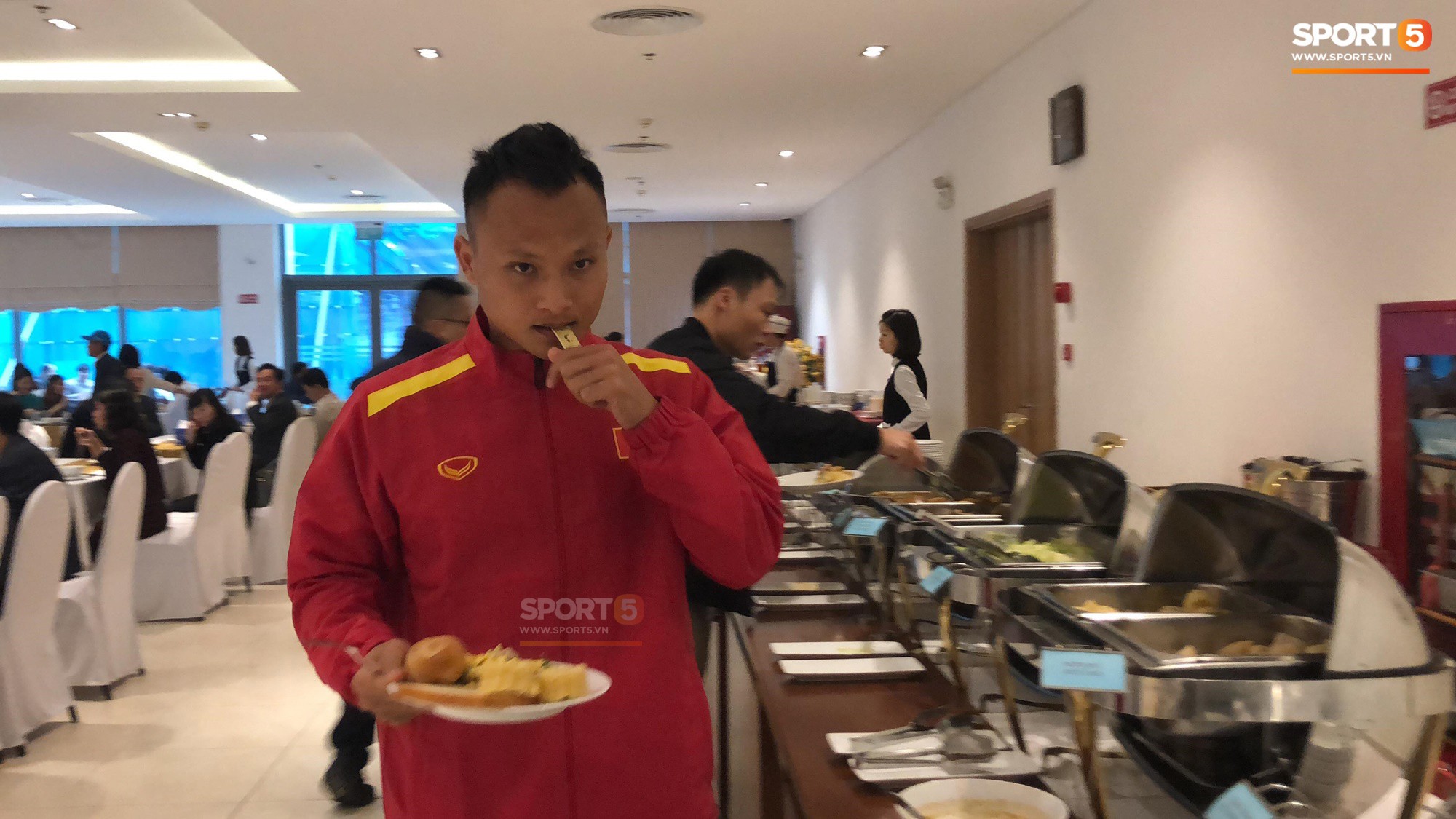 Bữa sáng giản dị của tuyển Việt Nam trước trận chung kết lịch sử-5