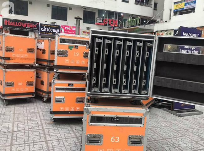 Cư dân HH Linh Đàm mua xôi gấc, gà luộc thắp hương cầu may cho đội tuyển Việt Nam đoạt cup vô địch-5