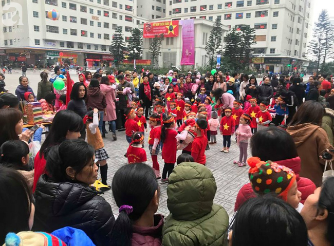 Cư dân HH Linh Đàm mua xôi gấc, gà luộc thắp hương cầu may cho đội tuyển Việt Nam đoạt cup vô địch-7