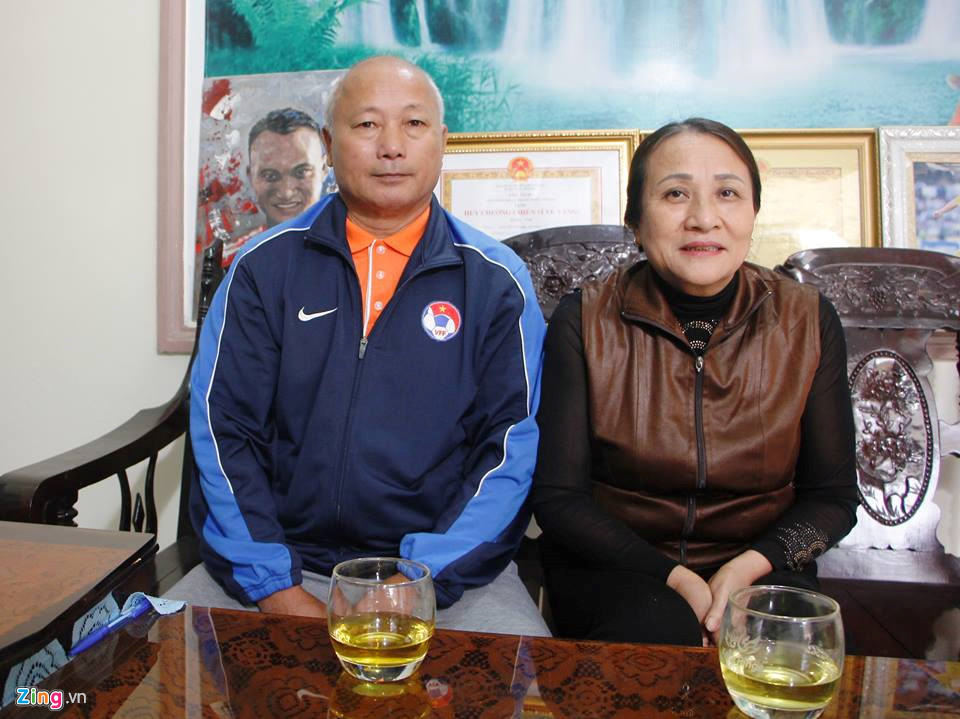 Gia đình cầu thủ đổ về Hà Nội xem chung kết, dự kiến đi bão xuyên đêm-2