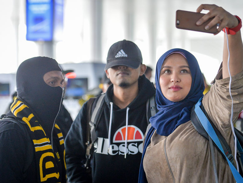 Người hâm mộ mừng ra mặt khi truyền nhân Pele dự đoán trận Việt Nam vs Malaysia-5