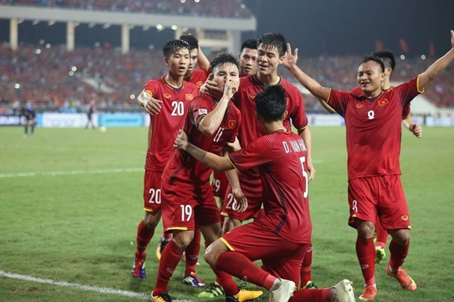 Hội chị em nặng nghiệp tự nguyện không xem trận chung kết lượt về AFF Cup vì... cứ xem là thua-1