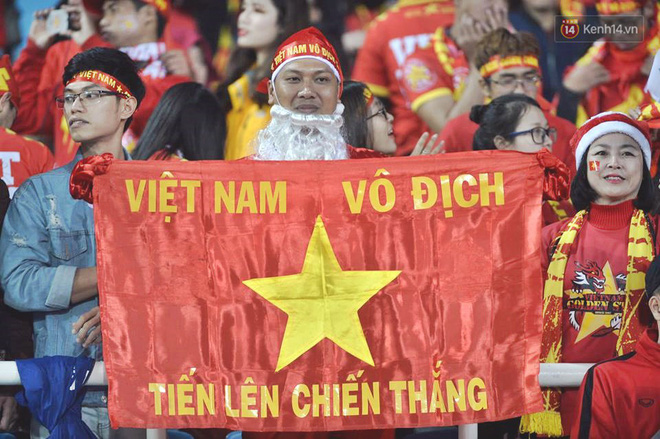 Việt Nam vô địch AFF Cup 2018, triệu CĐV nhảy múa ăn mừng-80