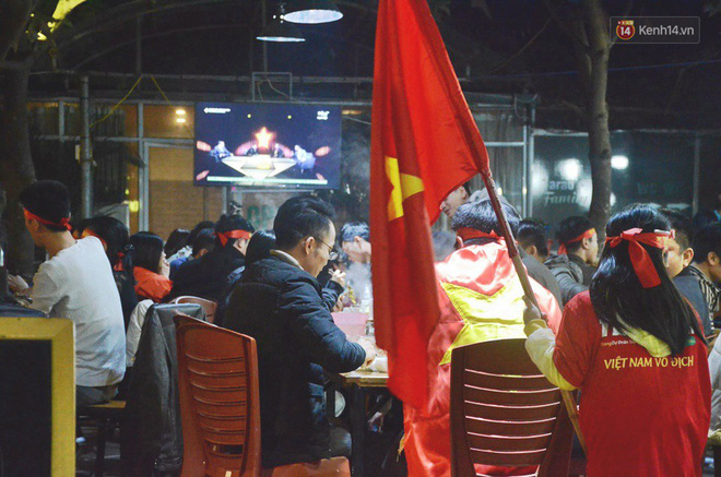 Việt Nam vô địch AFF Cup 2018, triệu CĐV nhảy múa ăn mừng-67