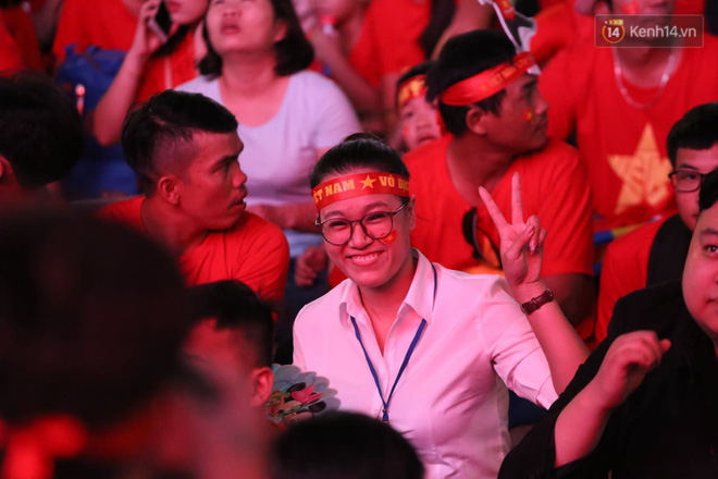 Việt Nam vô địch AFF Cup 2018, triệu CĐV nhảy múa ăn mừng-61